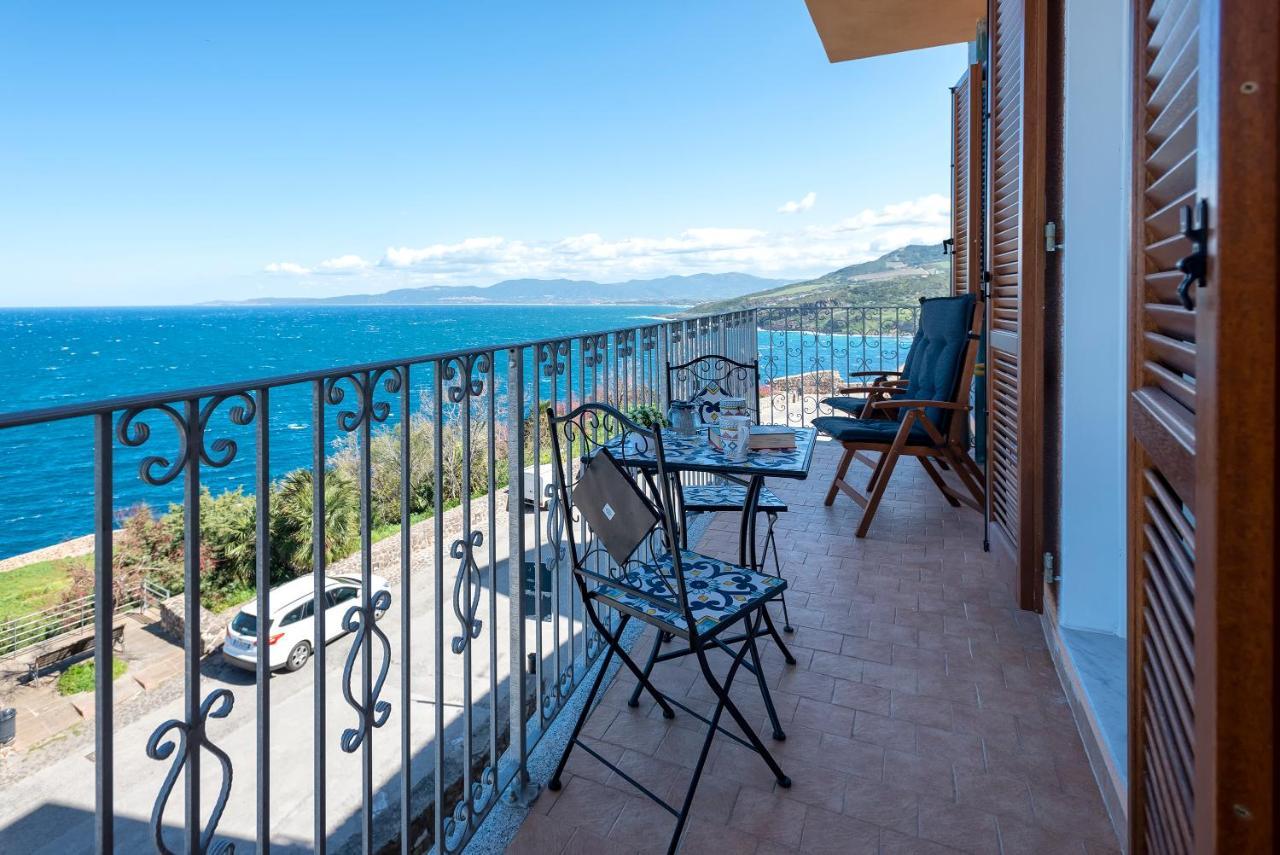 Terrazza Romantica: Sea View In Ancient Village Apartment