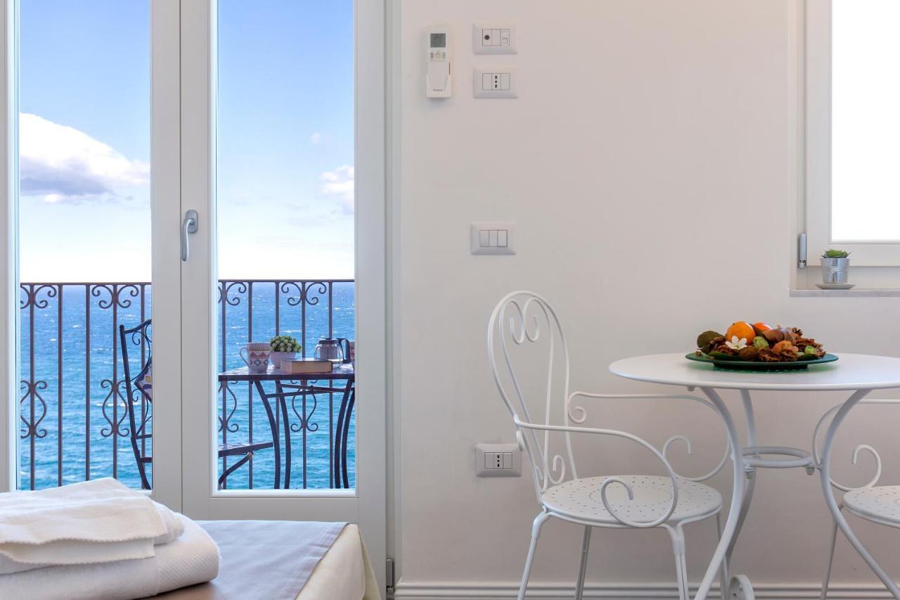 Terrazza Romantica: Sea View In Ancient Village *