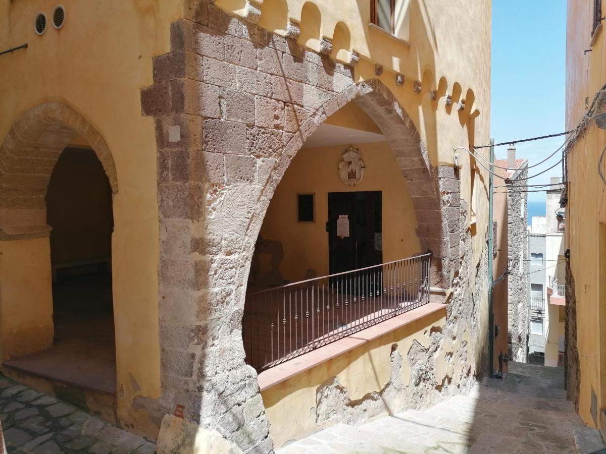 Terrazza Romantica: Sea View In Ancient Village Apartment Castelsardo