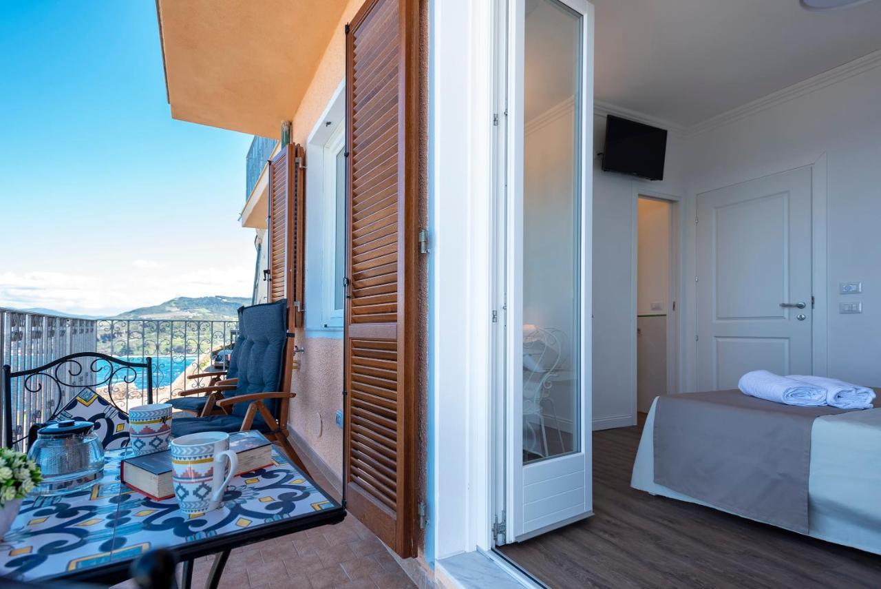 Terrazza Romantica: Sea View In Ancient Village Apartment Castelsardo